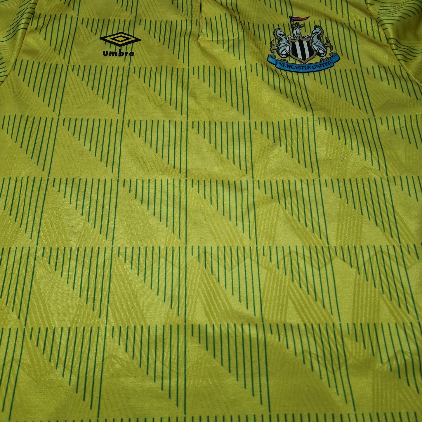 Newcastle United 1990/1991 Away Football Shirt (L)