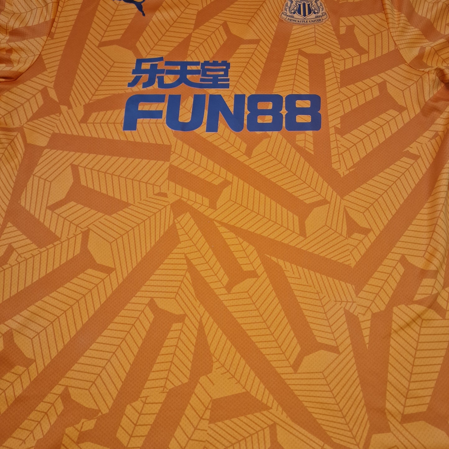 Newcastle United 2019/2020 Third Football Shirt (XL)