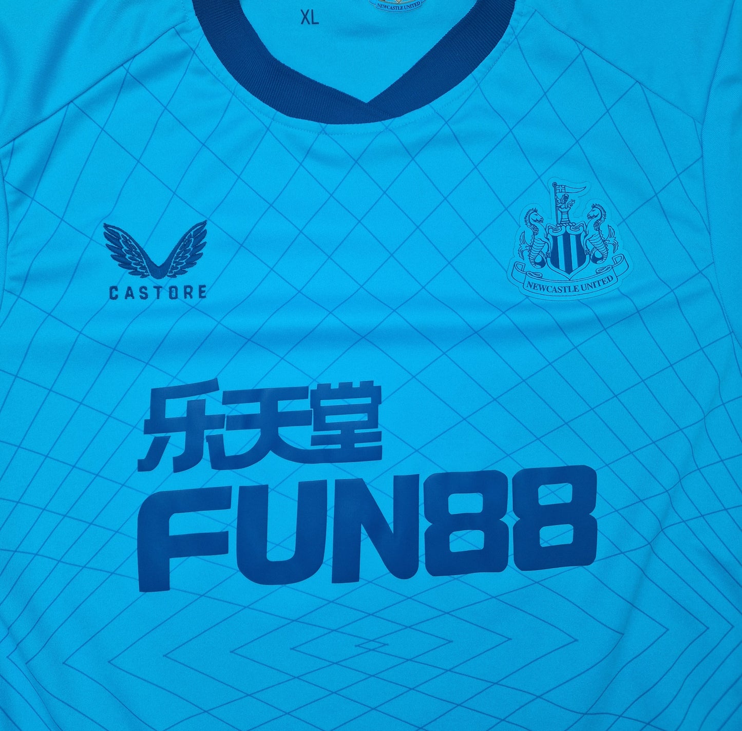 Newcastle United 2021/2022 Third Football Shirt (XL)