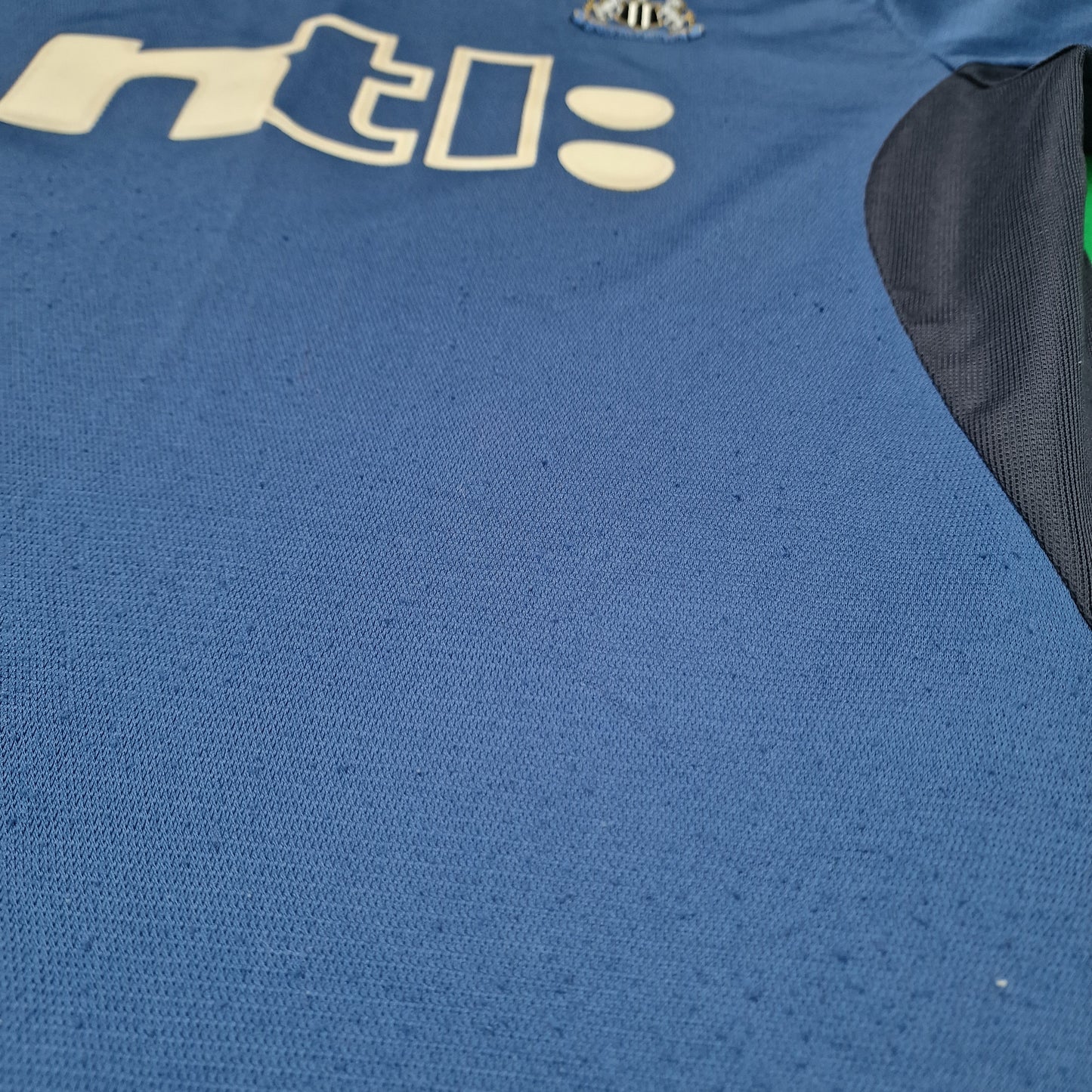 Newcastle United 2001/2002 Away Shirt (S) Dyer 8