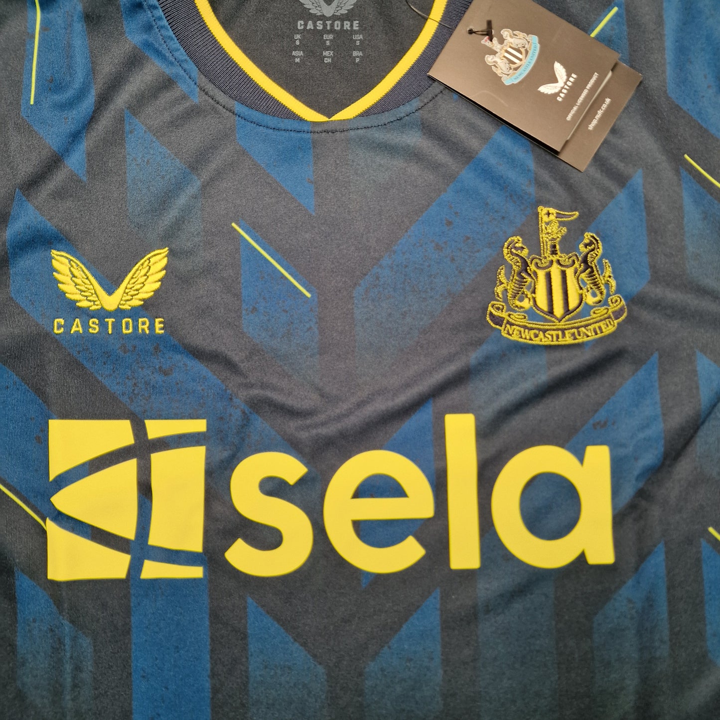 Newcastle United 2023/2024 BNWT Third Football Shirt (Multiple sizes)