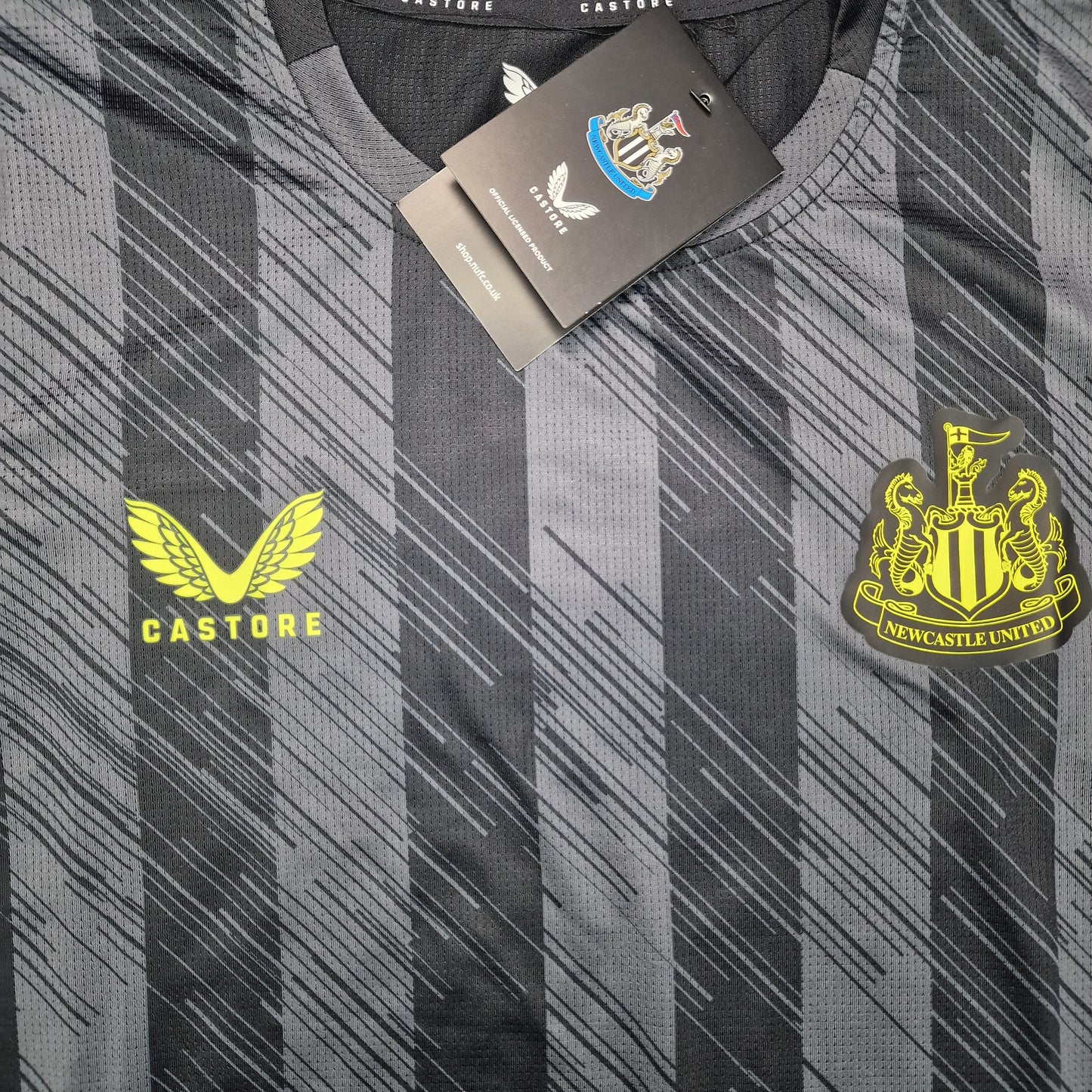 Newcastle United 2023/2024 BNWT Women's Coaches Training T-Shirt (8)
