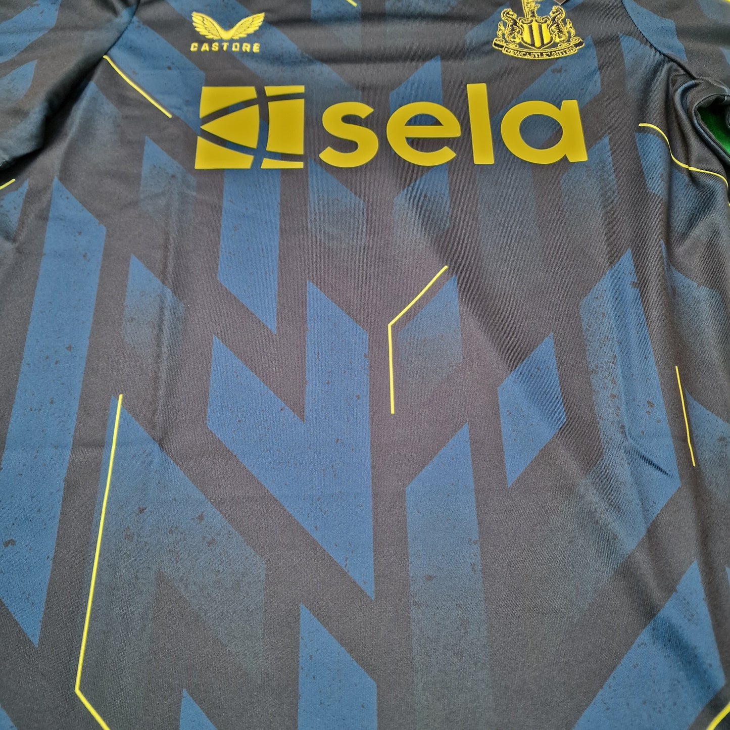 Newcastle United 2023/2024 BNWT Third Football Shirt (XS Youth)