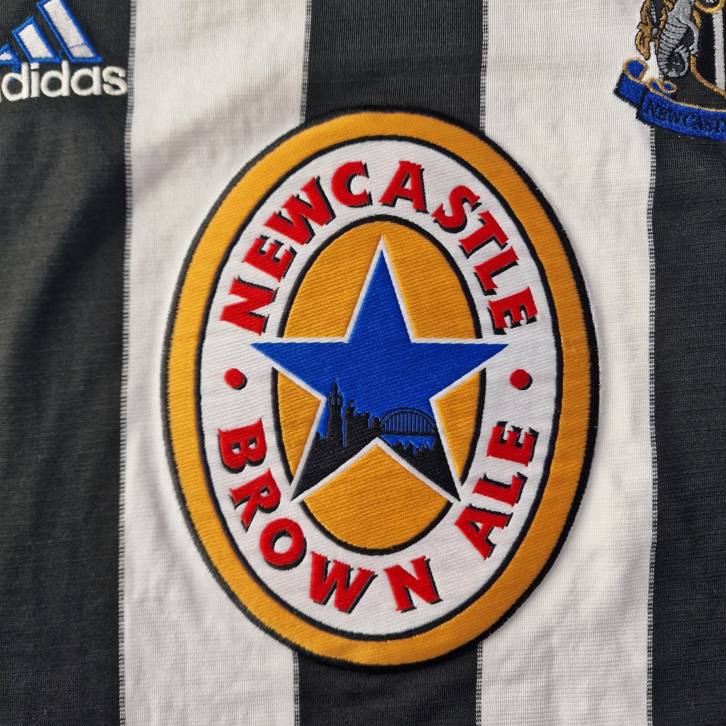 Newcastle United 1999/2000 Home Football Shirt (L)