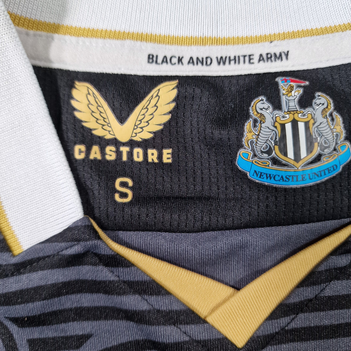 Newcastle United 2021/2022 Away Football Shirt (S)