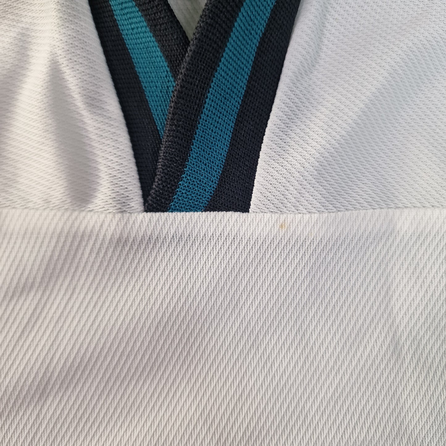 Newcastle United 1999/2000 Away Football Shirt (L)