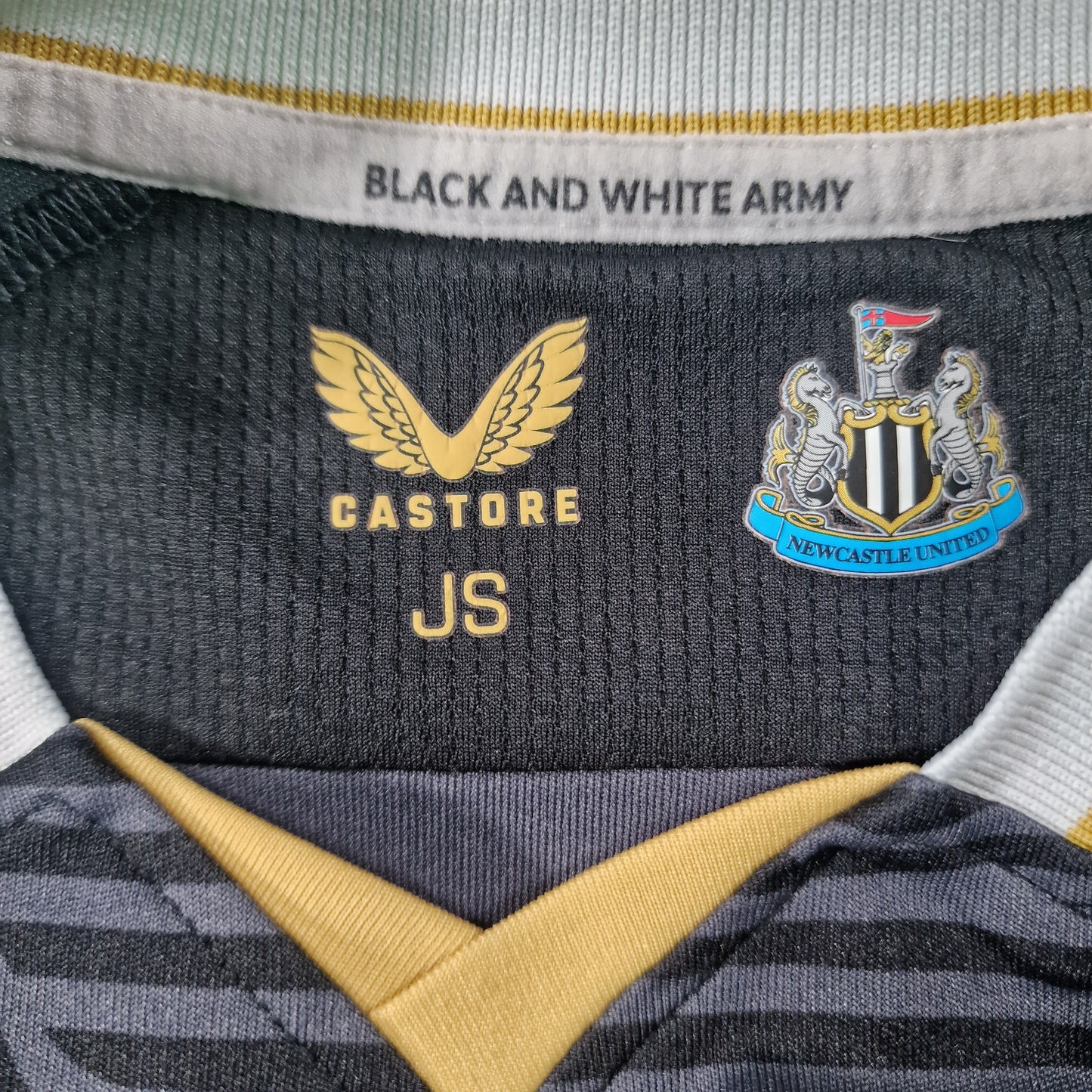 Newcastle United 2021/2022 Away Football Shirt (S Youth)