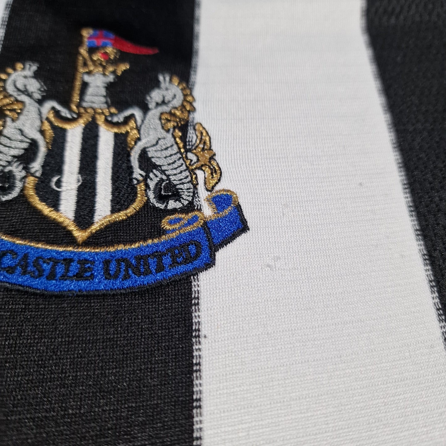 Newcastle United 1999/2000 Home Football Shirt (L)