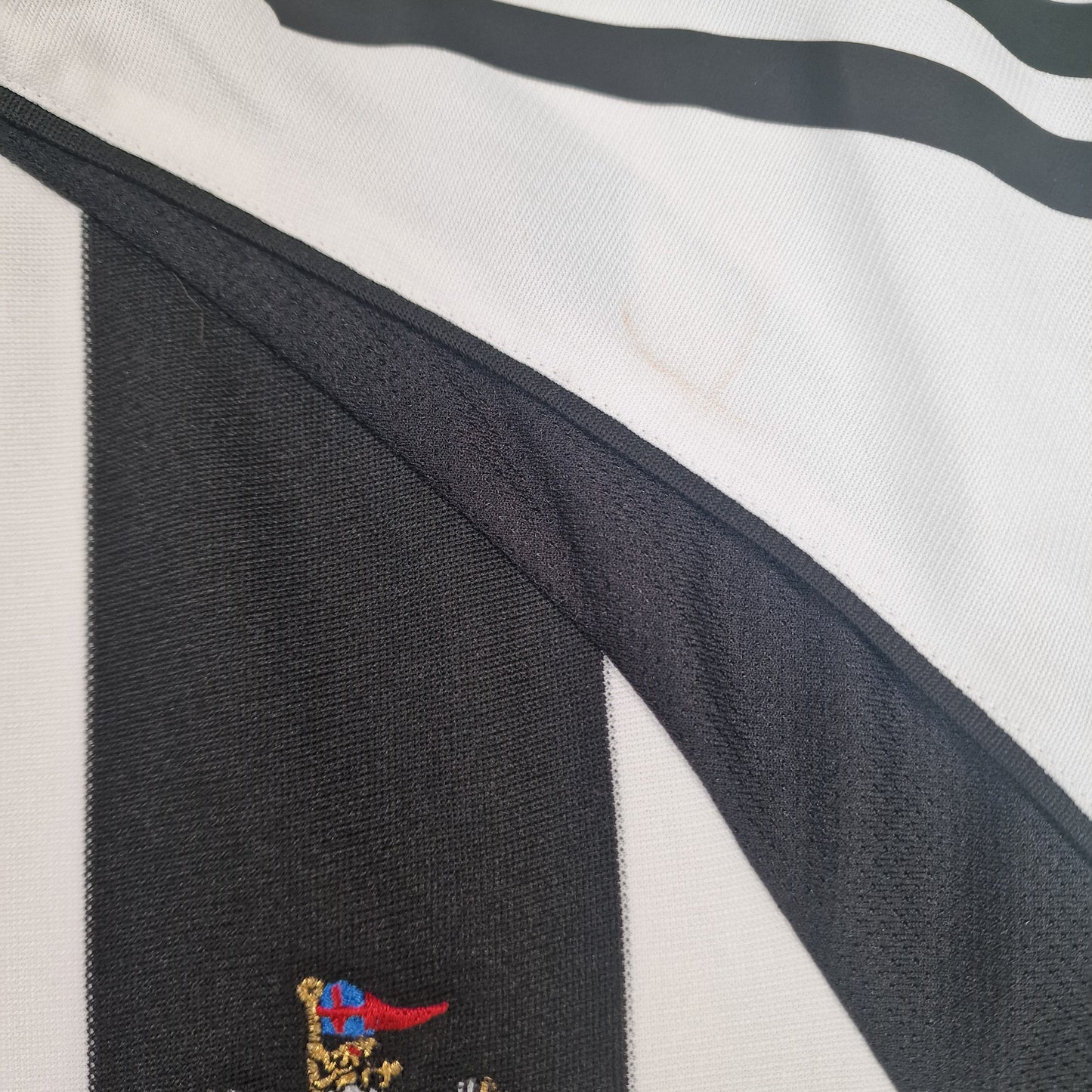 Newcastle United 2005/2007 Home Football Shirt (M)