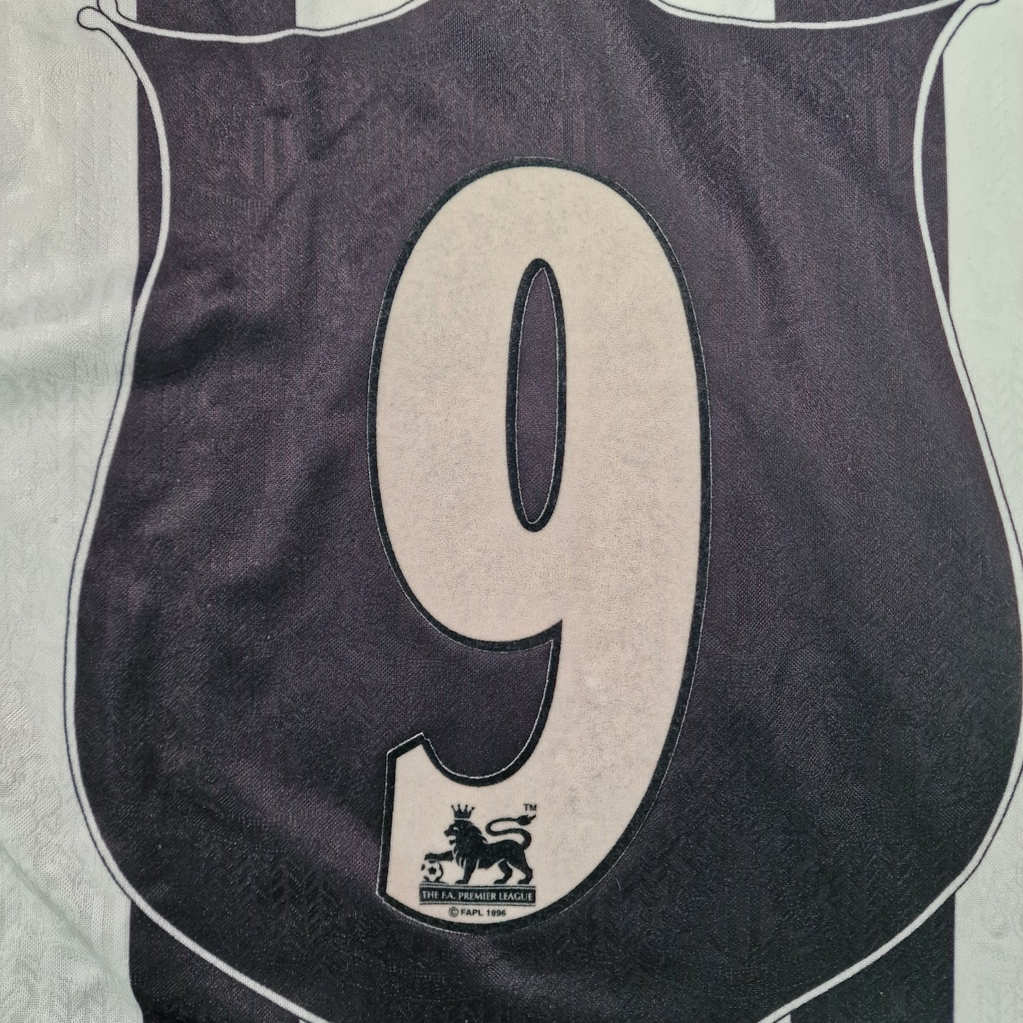 Newcastle United 1997/1999 Home Football Shirt (S) 'Shearer 9'
