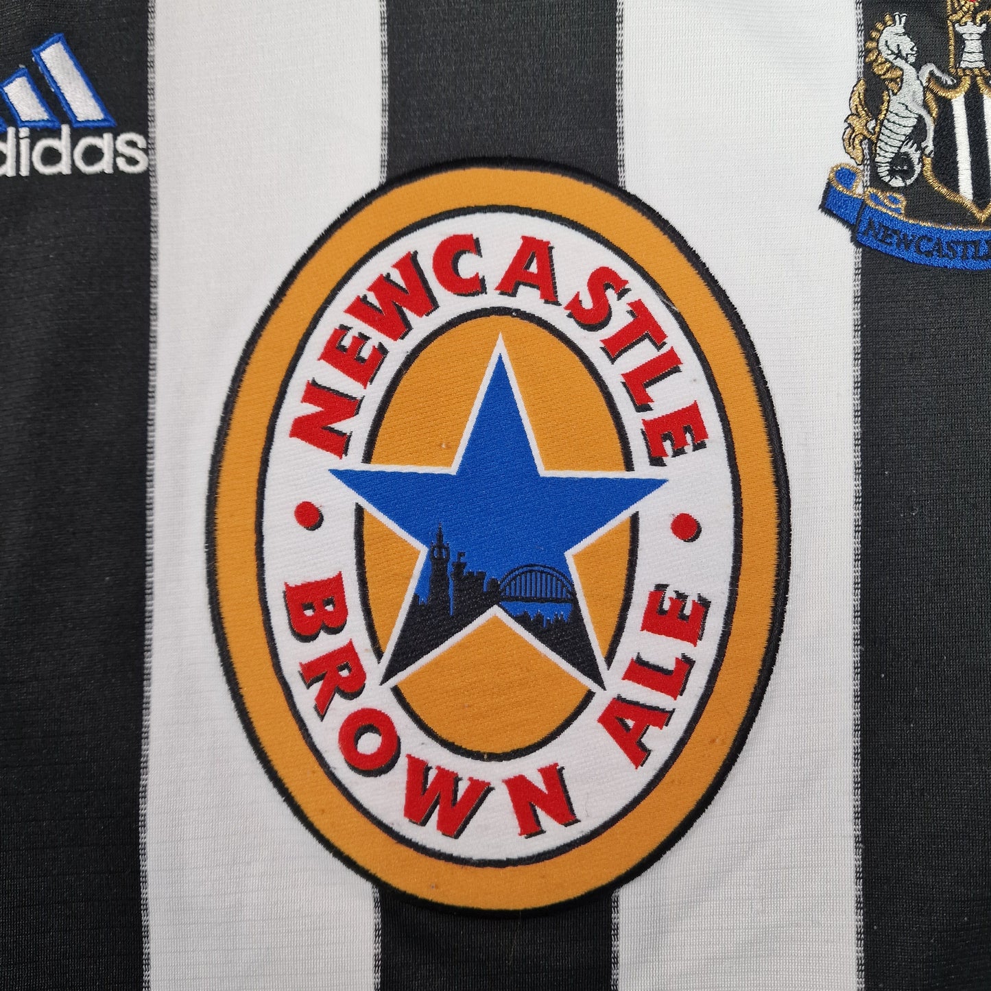 Newcastle United 1999/2000 Home Football Shirt (M) 'NUFC 6'