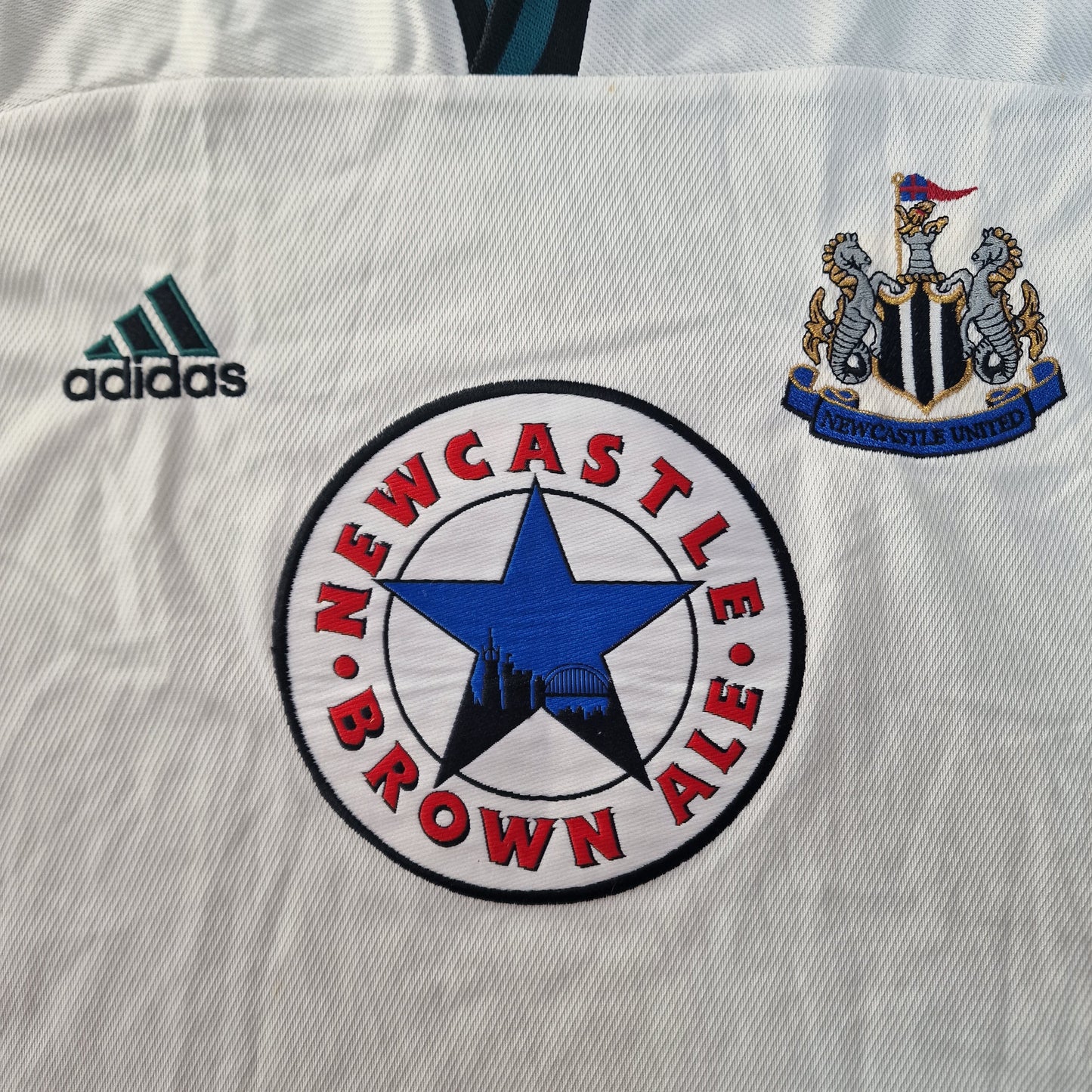 Newcastle United 1999/2000 Away Football Shirt (L)