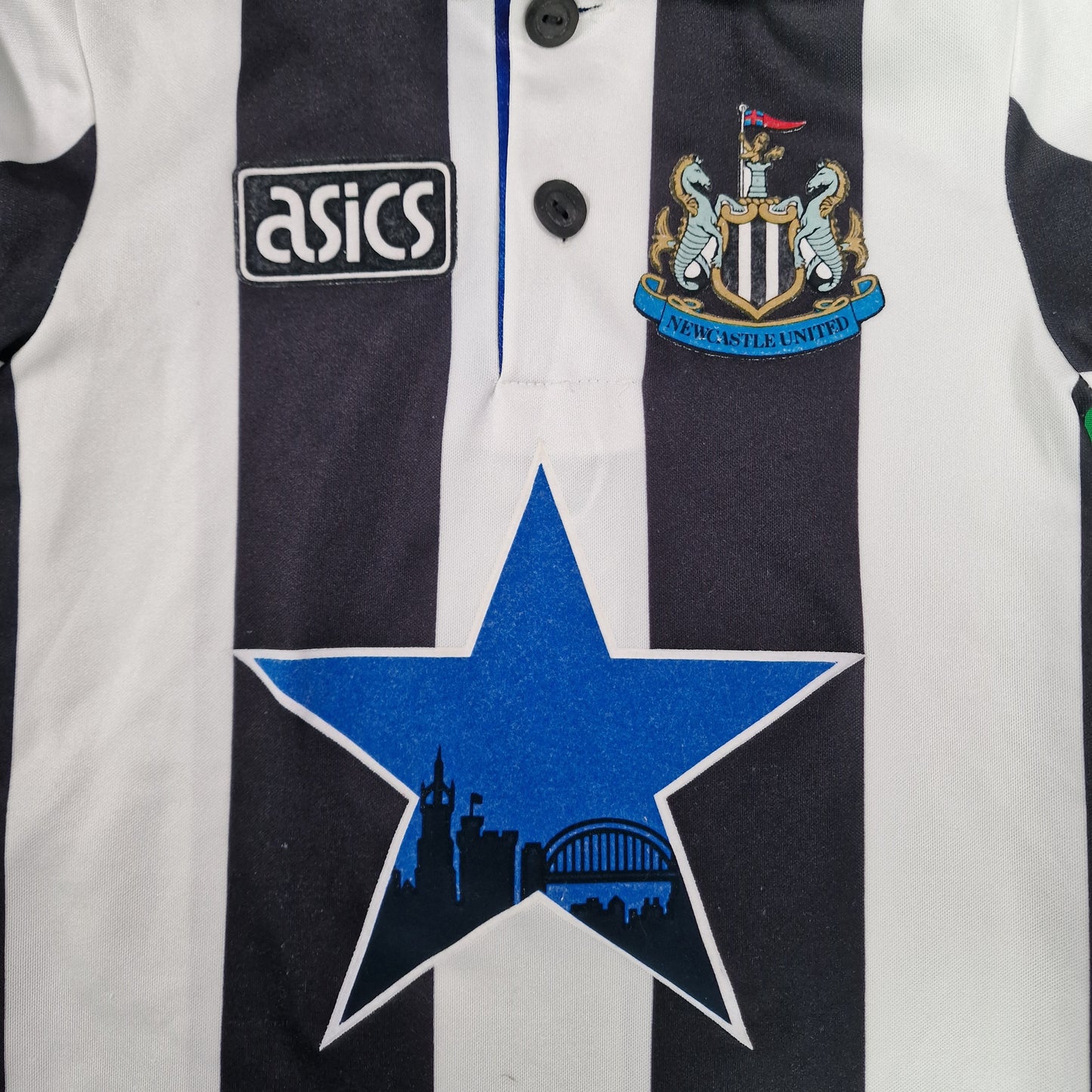 Newcastle United 1993/1995 Home Football Shirt (S Youth)