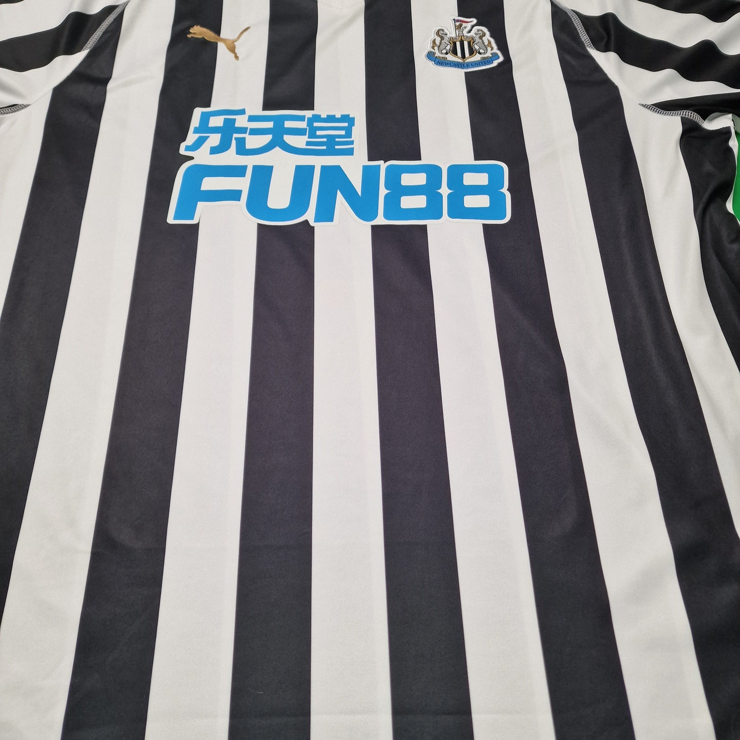 Newcastle United 2018/2019 Home Football Shirt (3XL)