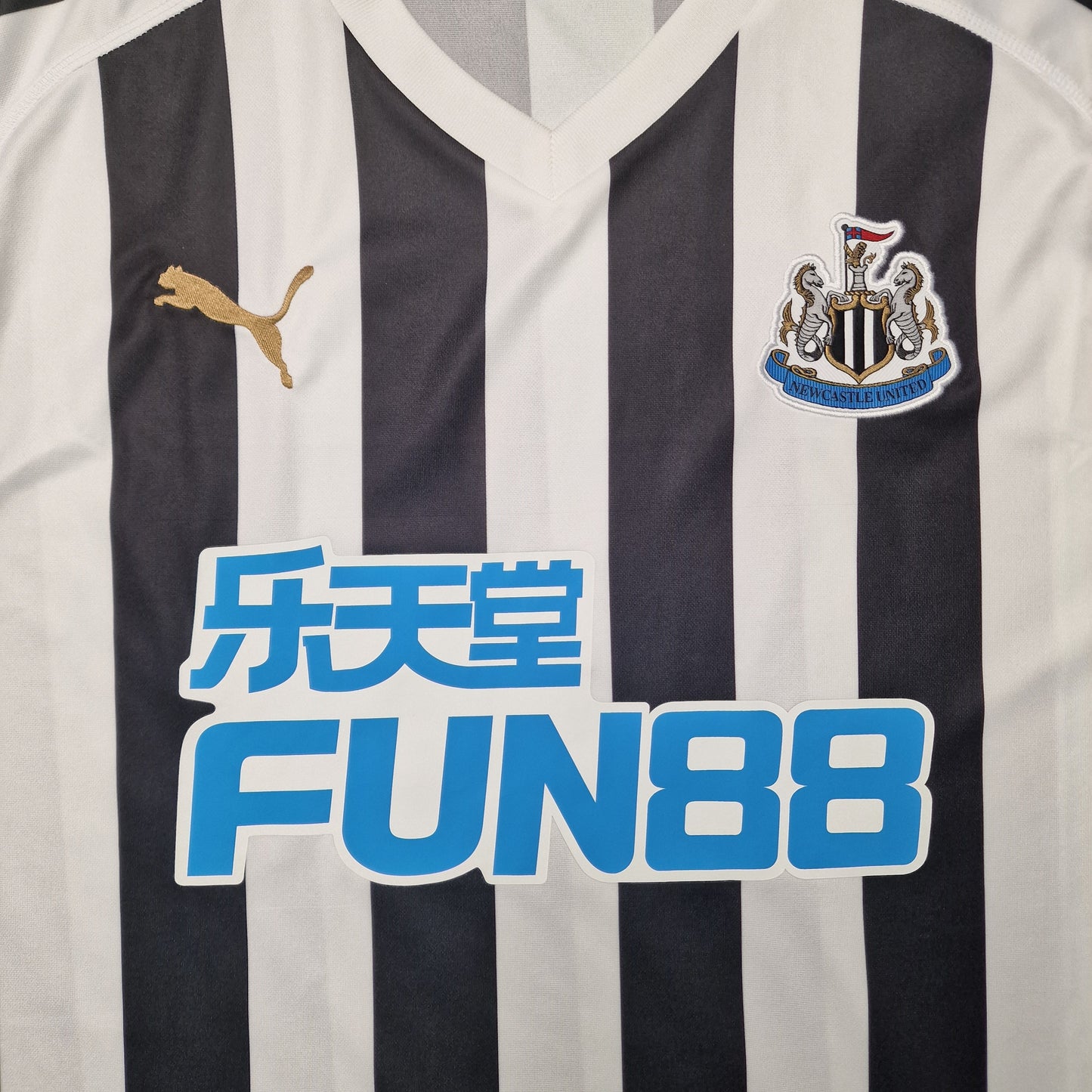 Newcastle United 2018/2019 Home Football Shirt (3XL)