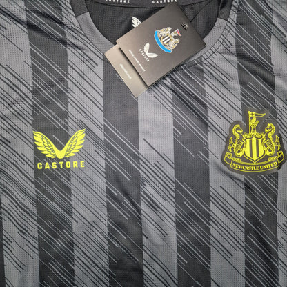 Newcastle United 2023/2024 BNWT Women's Coaches Training T-Shirt (10)