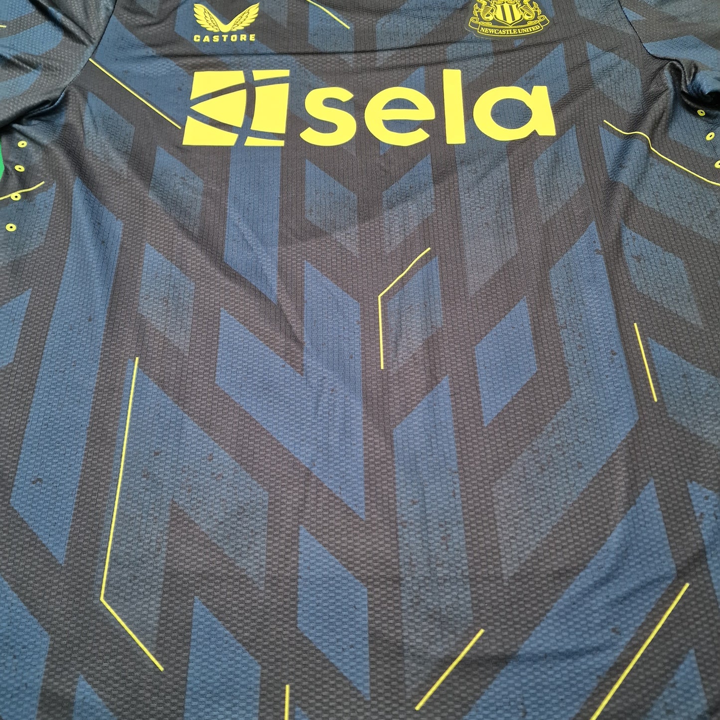 Newcastle United 2023/2024 BNWT Pro Third Football Shirt (L)
