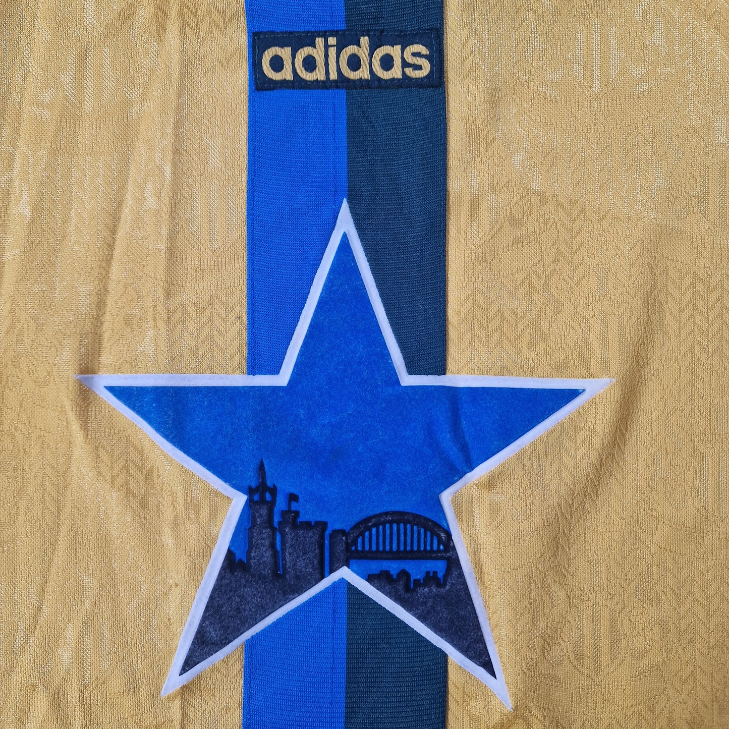 Newcastle United 1995/1996 Football Training Shirt (L Youth)