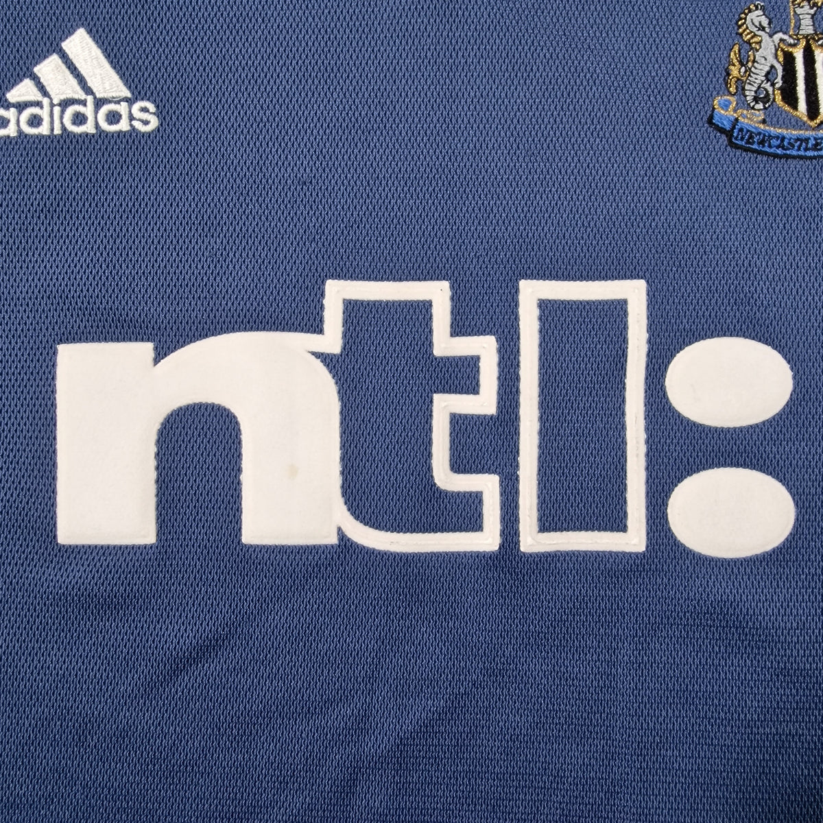 Newcastle United 2001/2002 Away Football Shirt (L Youth)