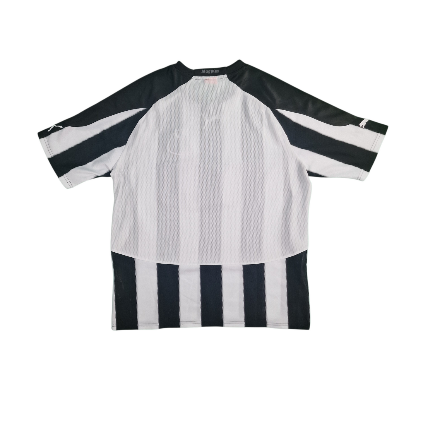 Newcastle United 2010/2011 Home Football Shirt (L)