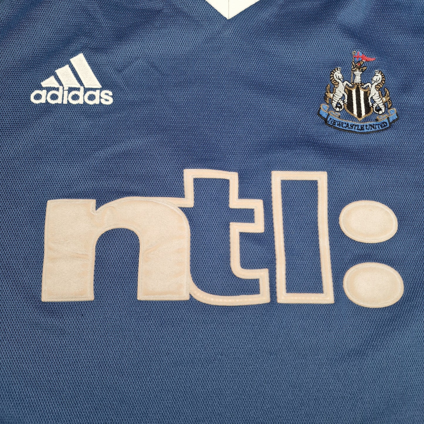 Newcastle United 2001/2002 Away Football Shirt (S)