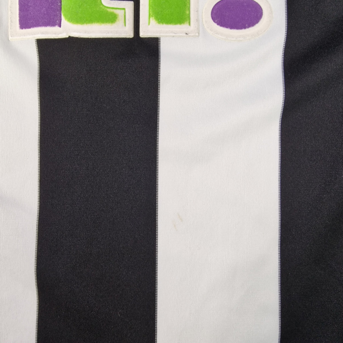 Newcastle United 2001/2003 Home Football Shirt (M)