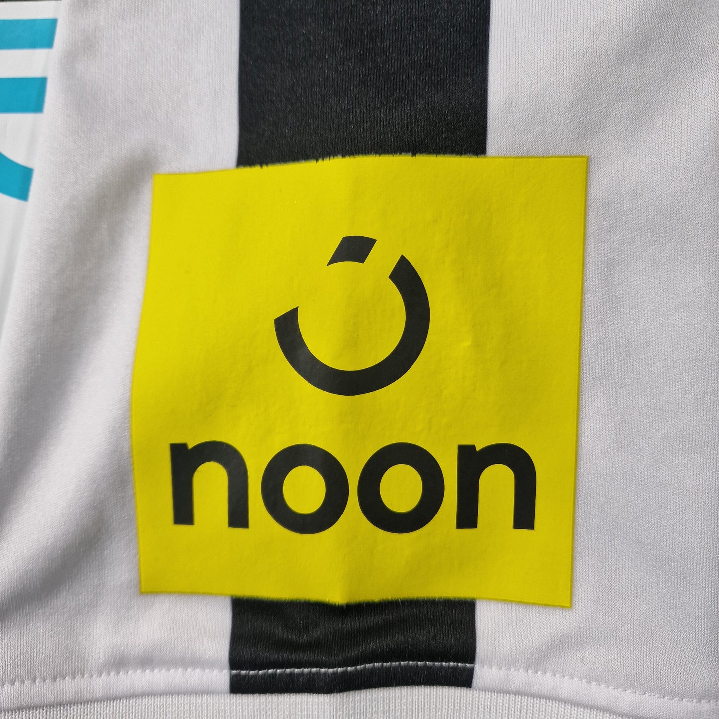 Newcastle United 2022/2023 Home Football Shirt (XL)