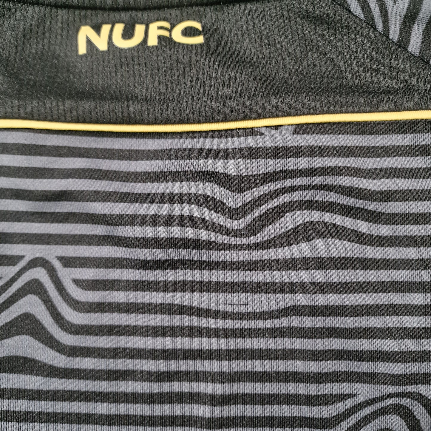 Newcastle United 2021/2022 Away Football Shirt (L)