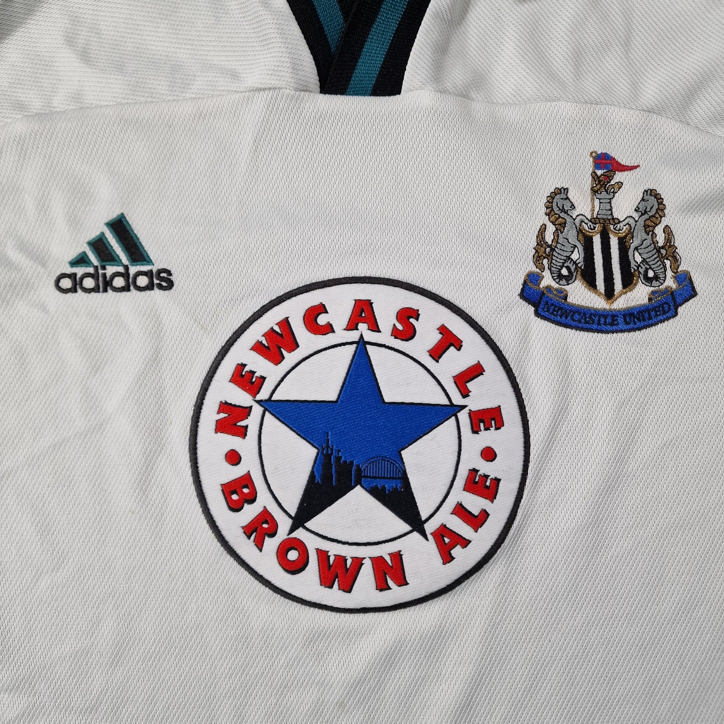 Newcastle United 1999/2000 Away Football Shirt (M)