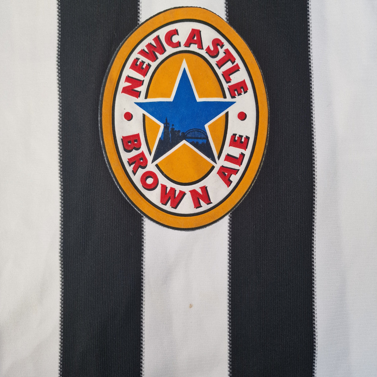Newcastle United 1995/1997 Home Football Shirt 'Ferdinand 10' (2XL)