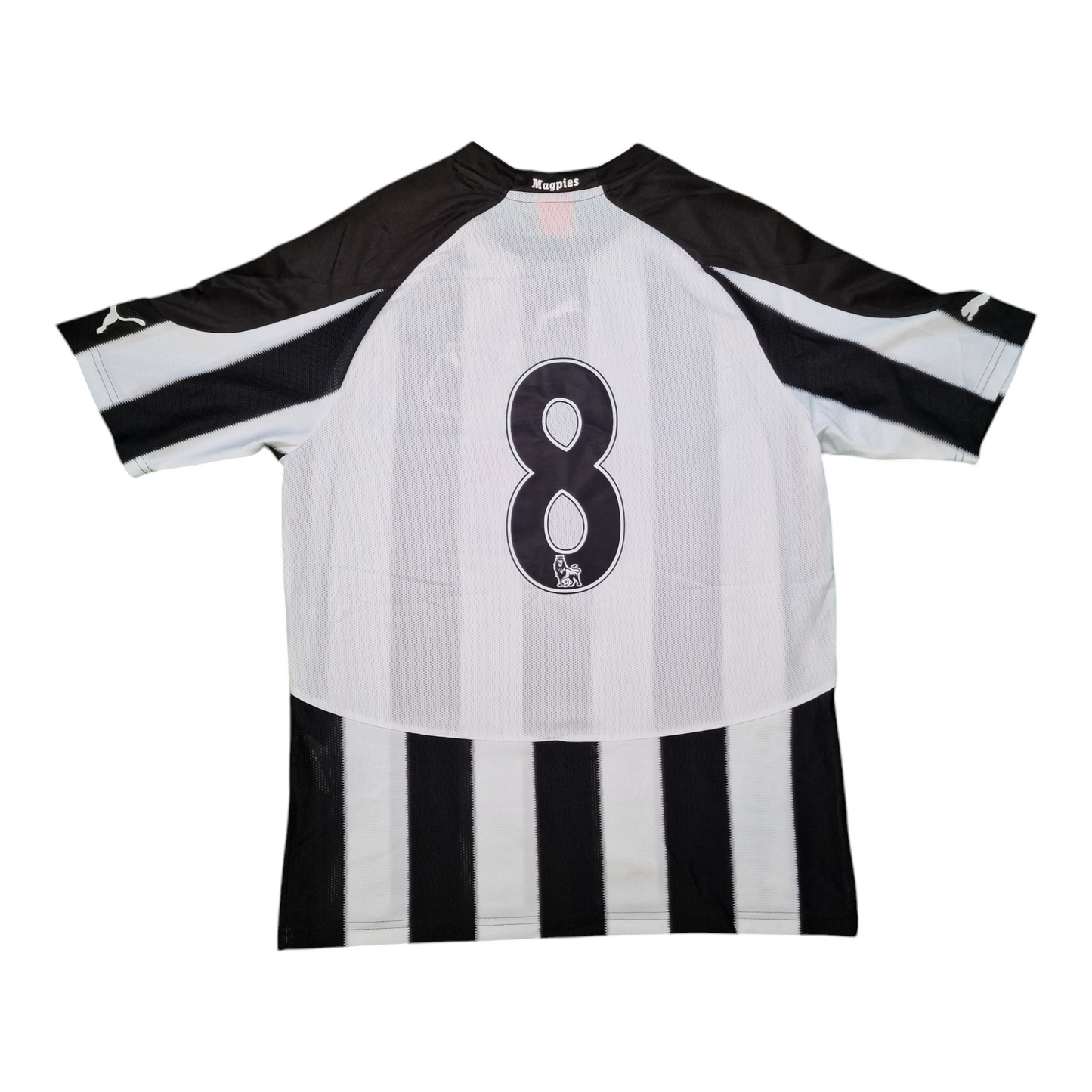 Newcastle United 2010/2011 Home Football Shirt (M)