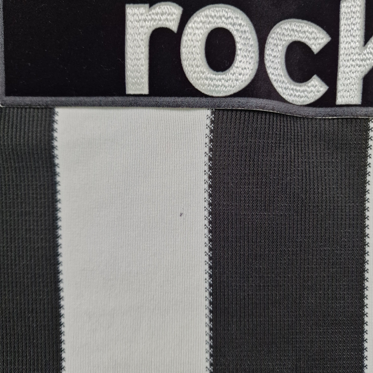 Newcastle United 2009/2010 Home Football Shirt (L)