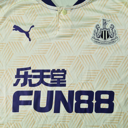 Newcastle United 2020/2021 Away Football Shirt (L)
