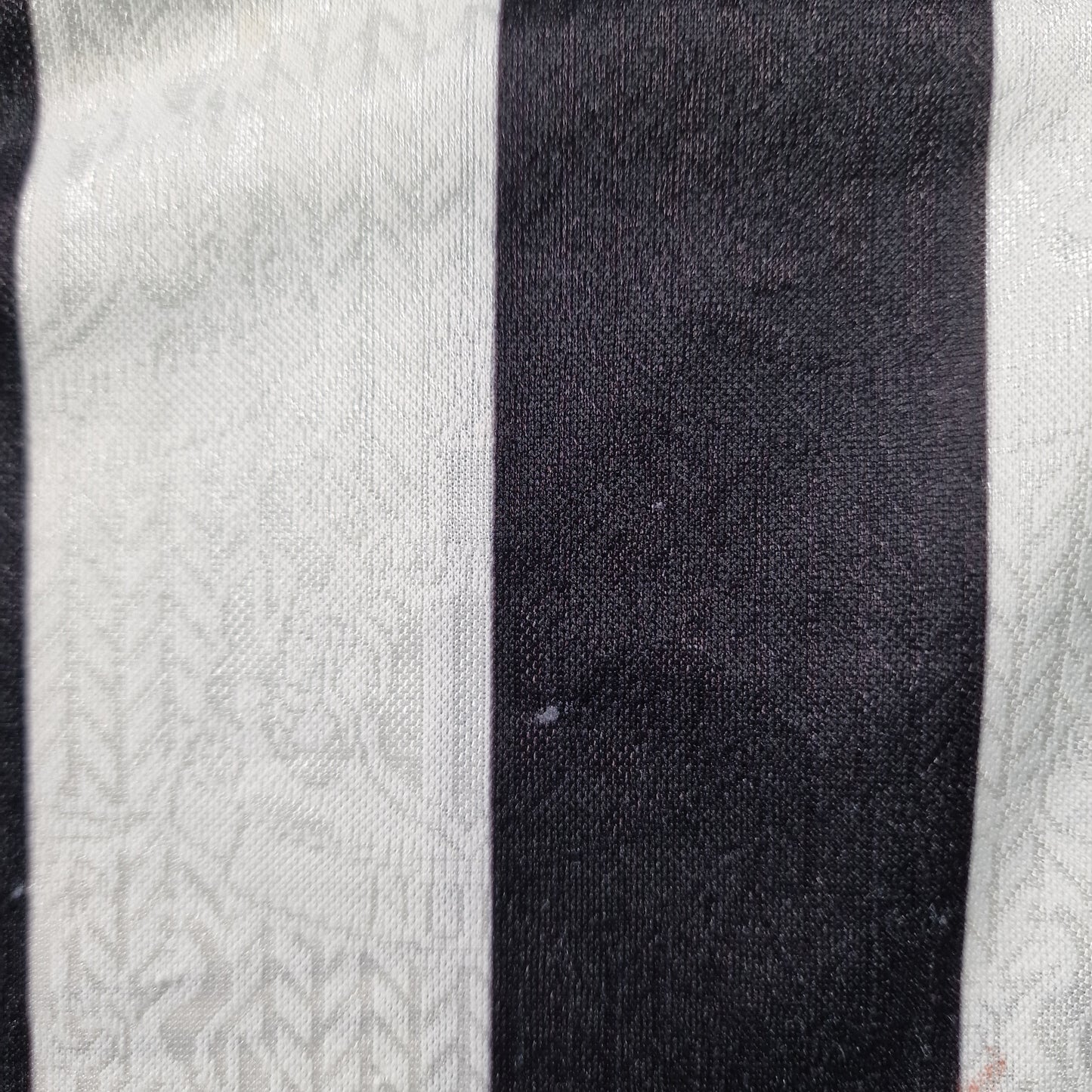 Newcastle United 1997/1999 Home Football Shirt 'Howey 6' (L Youth)