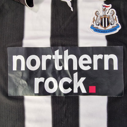 Newcastle United 2010/2011 Home Football Shirt (S)