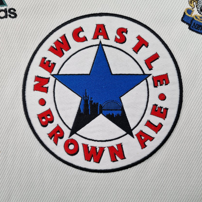 Newcastle United 1999/2000 Away Football Shirt (M)