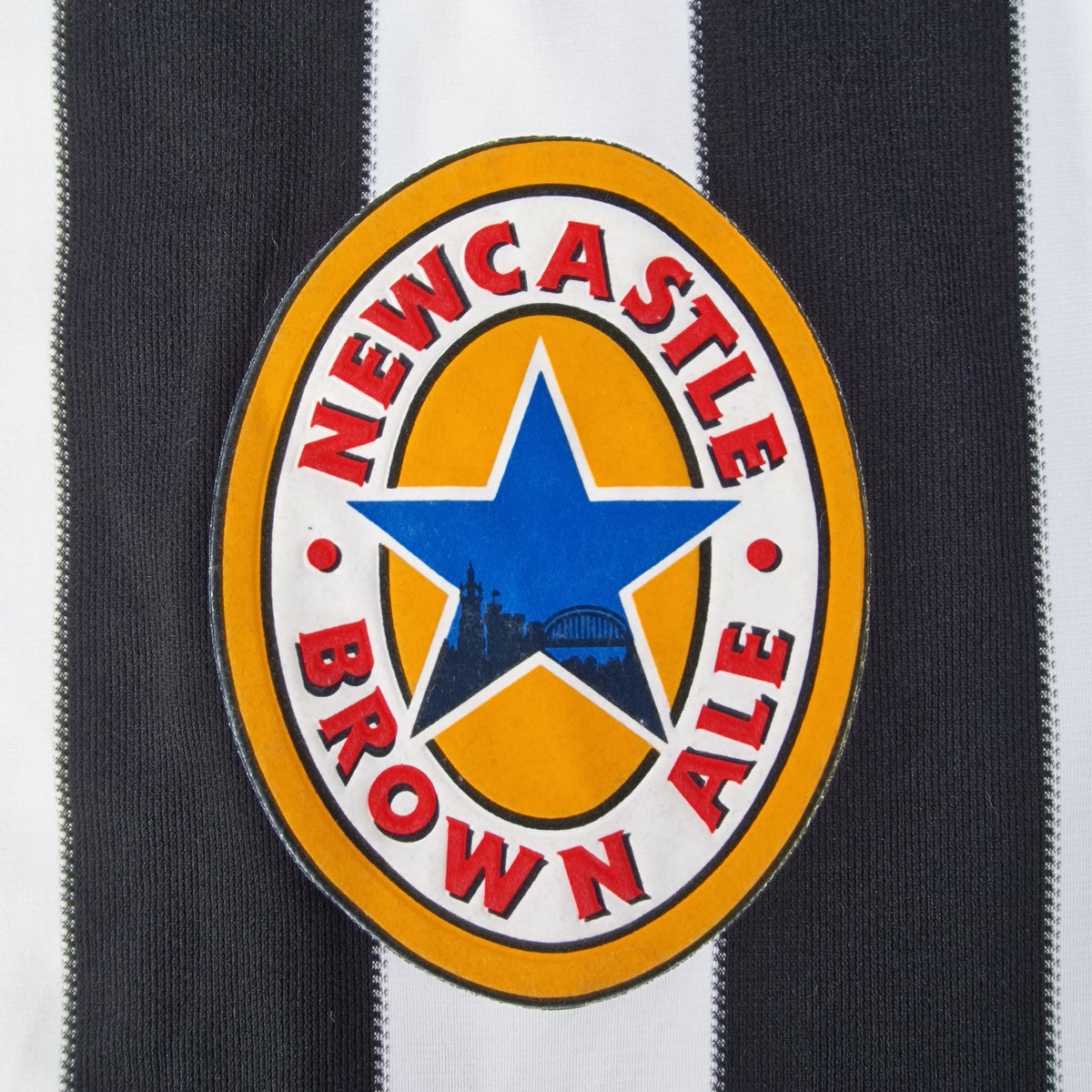 Newcastle United 1995/1997 Home Football Shirt 'Ferdinand 10' (2XL)