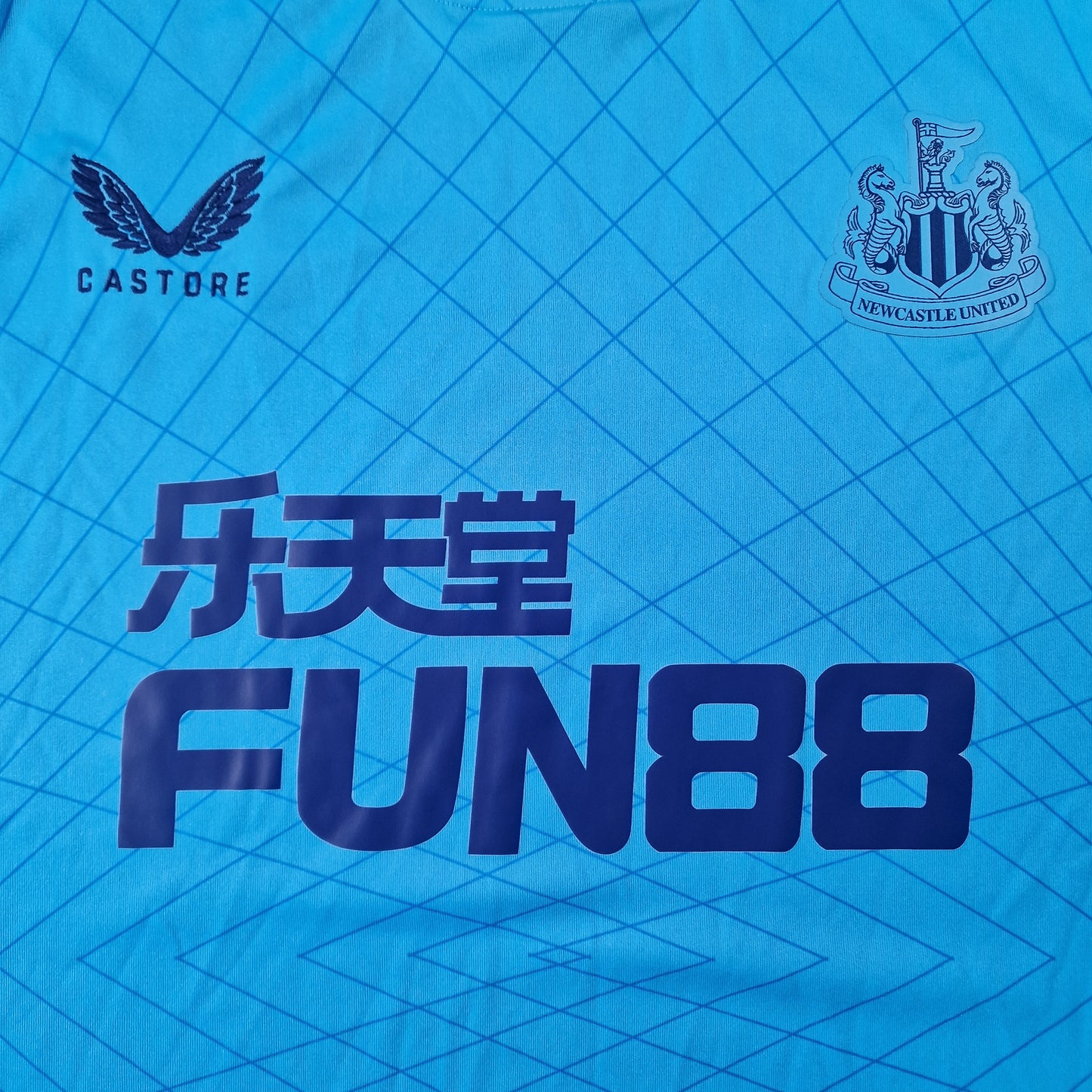 Newcastle United 2021/2022 Third Football Shirt (XL)