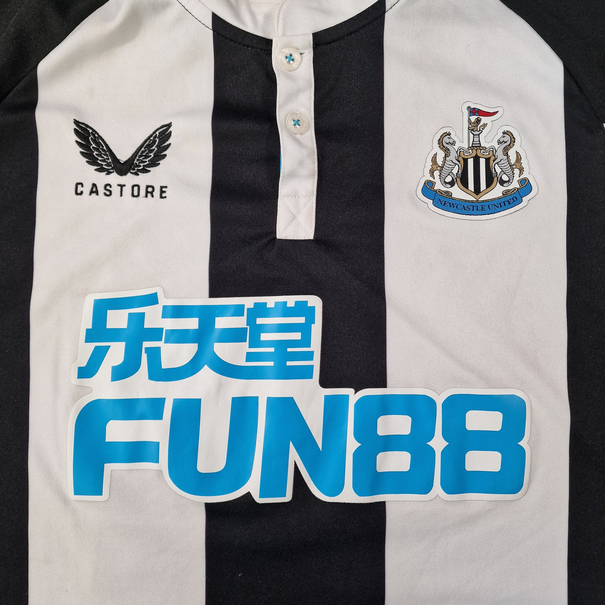 Newcastle United 2021/2022 Home Football Shirt 'Saint-Maximin 10'(L)