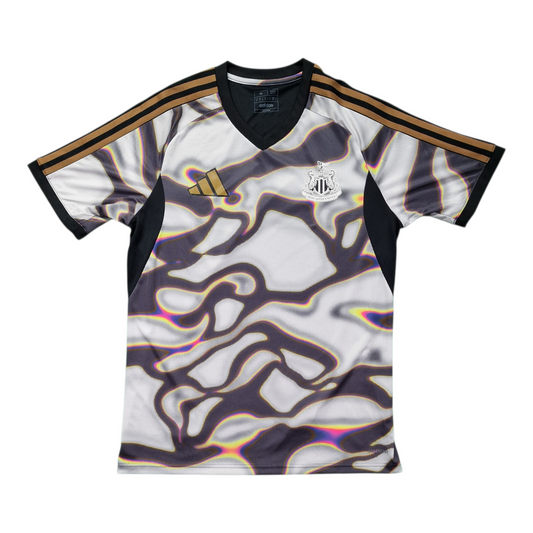 Newcastle United 2024/2025 'Love Unites' Pride 24 Shirt (M)