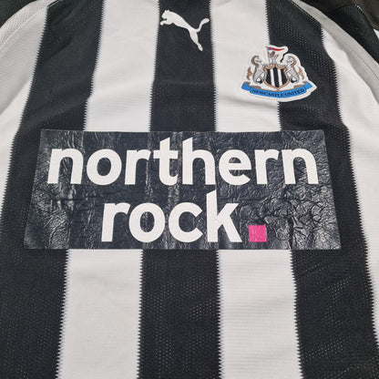 Newcastle United 2010/2011 Home Football Shirt (M)