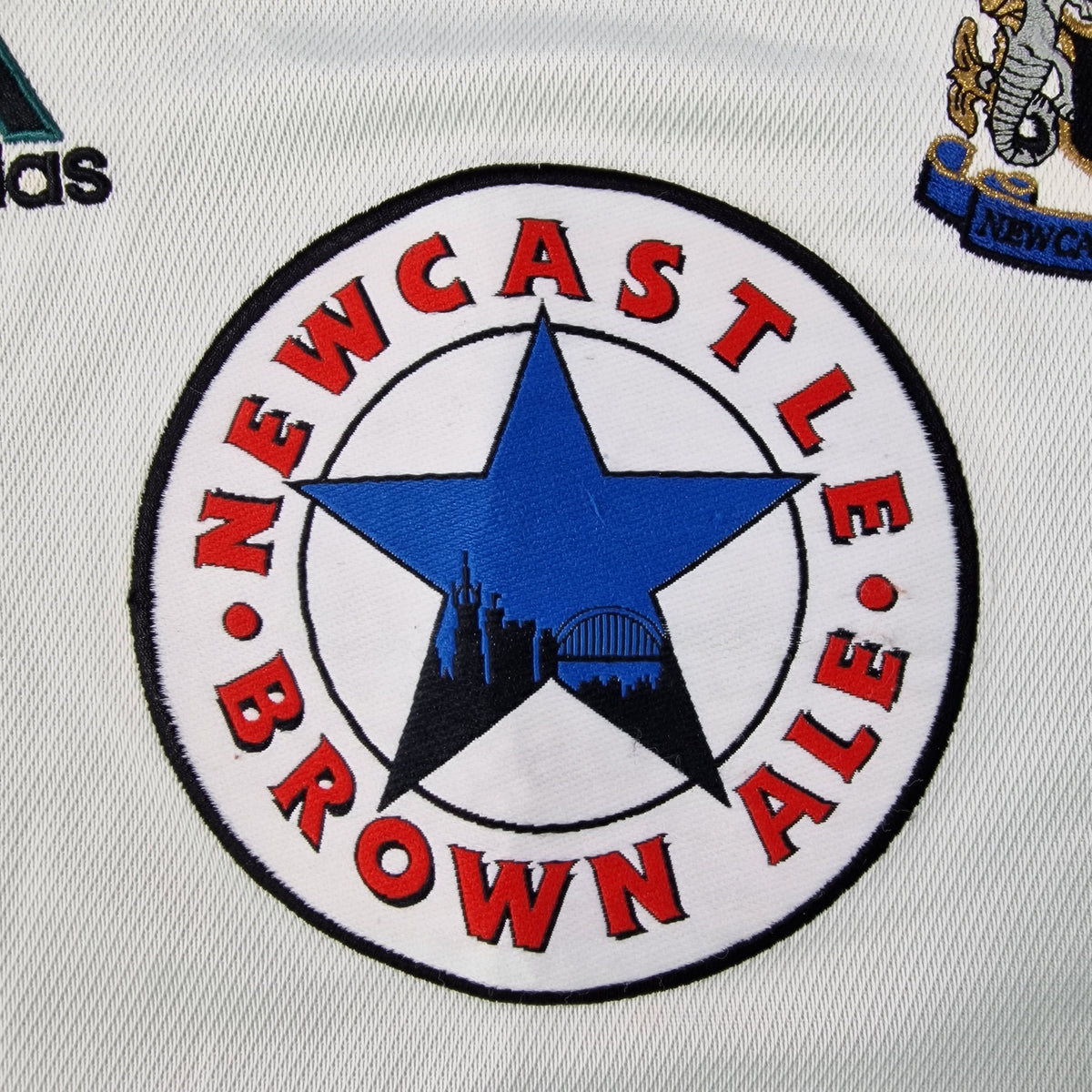 Newcastle United 1999/2000 Away Football Shirt (S)