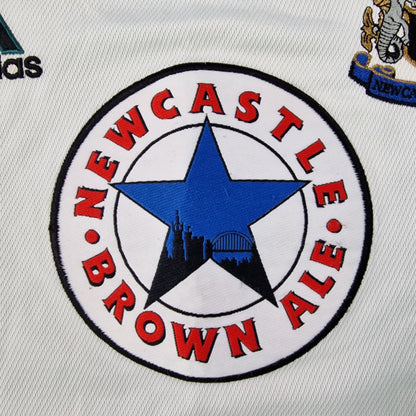 Newcastle United 1999/2000 Away Football Shirt (S)