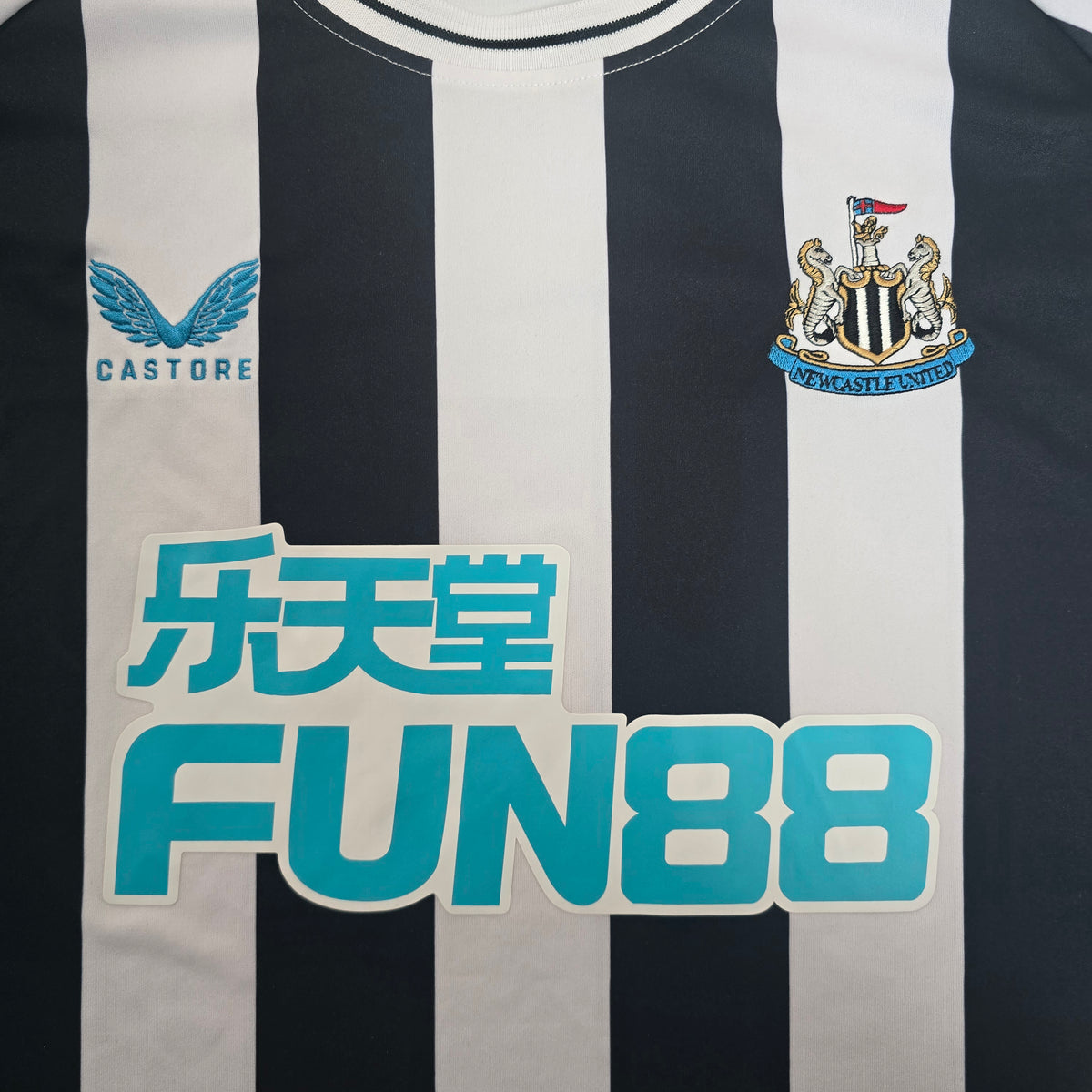 Newcastle United 2022/2023 Home Football Shirt (4XL)