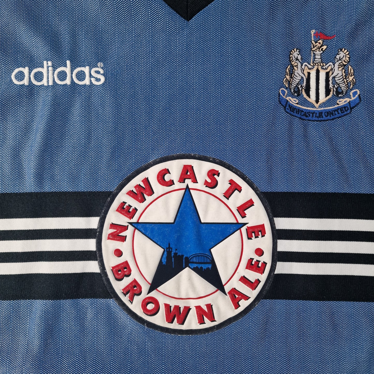 Newcastle United 1996/1997 Away Football Shirt (L)