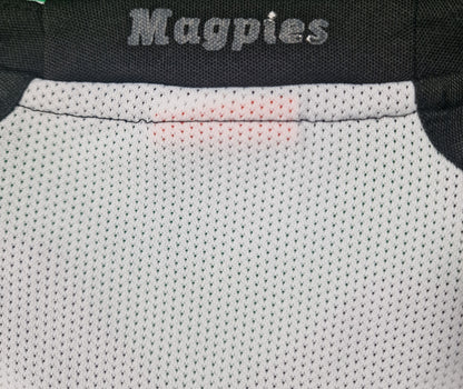 Newcastle United 2010/2011 Home Football Shirt (L)