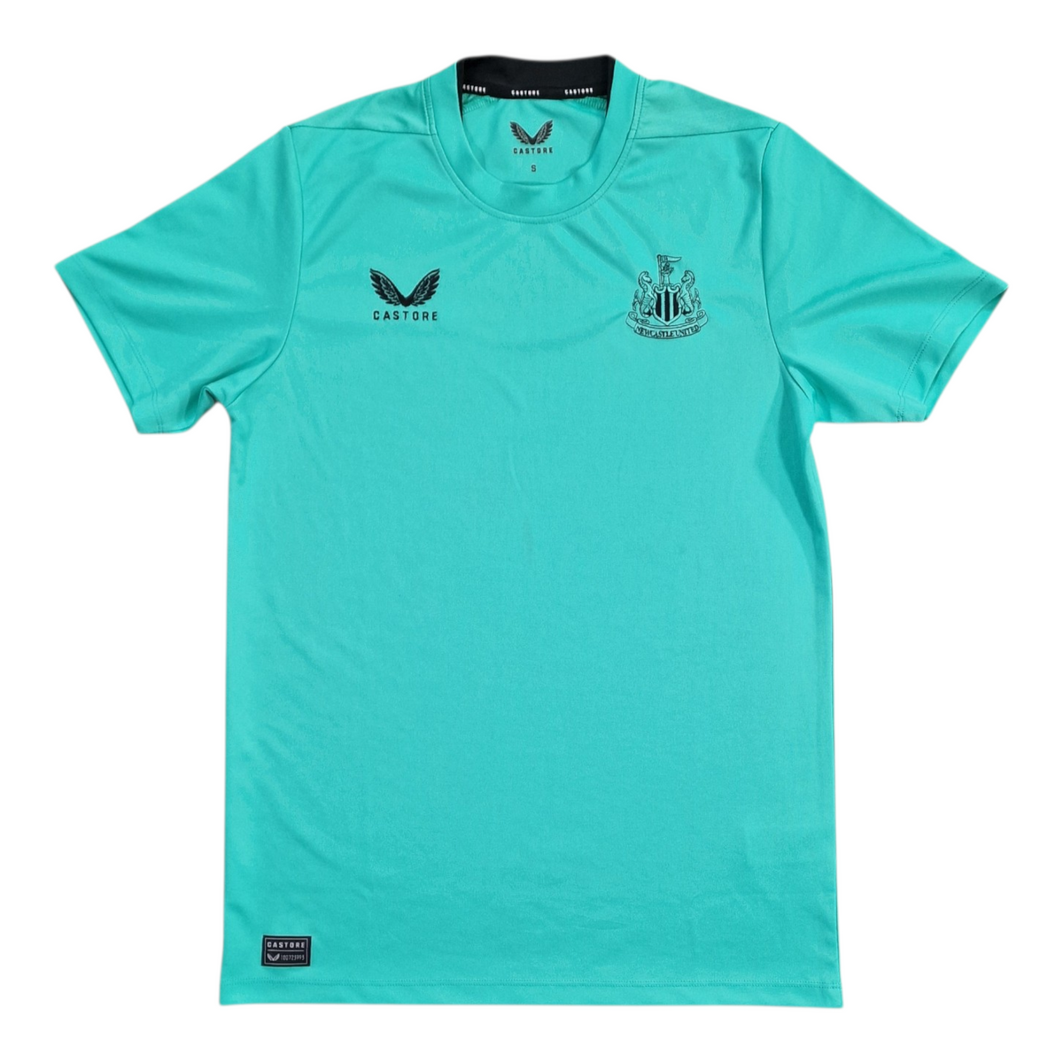 Newcastle United 2022/2023 Goalkeeper Football Shirt (S)