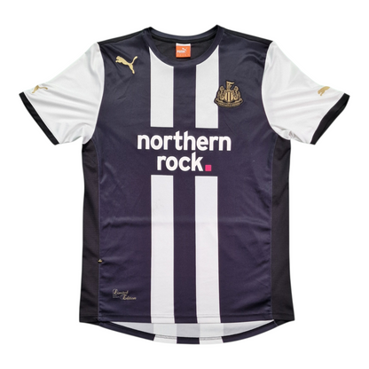 Newcastle United 2011/2012 Home Football Shirt '8'(M)